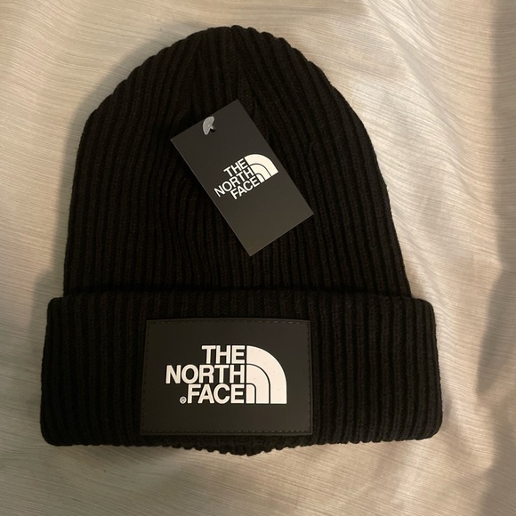 The North Face Black Beanie - Picture 1 of 1